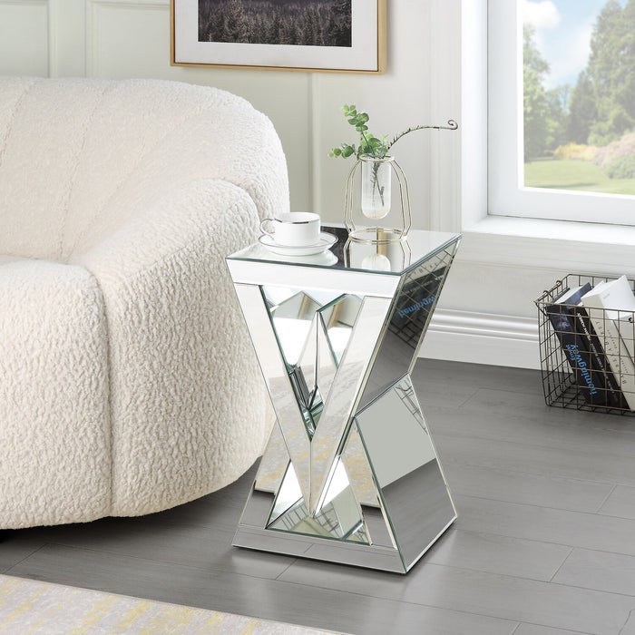 Lane Chairside Table 