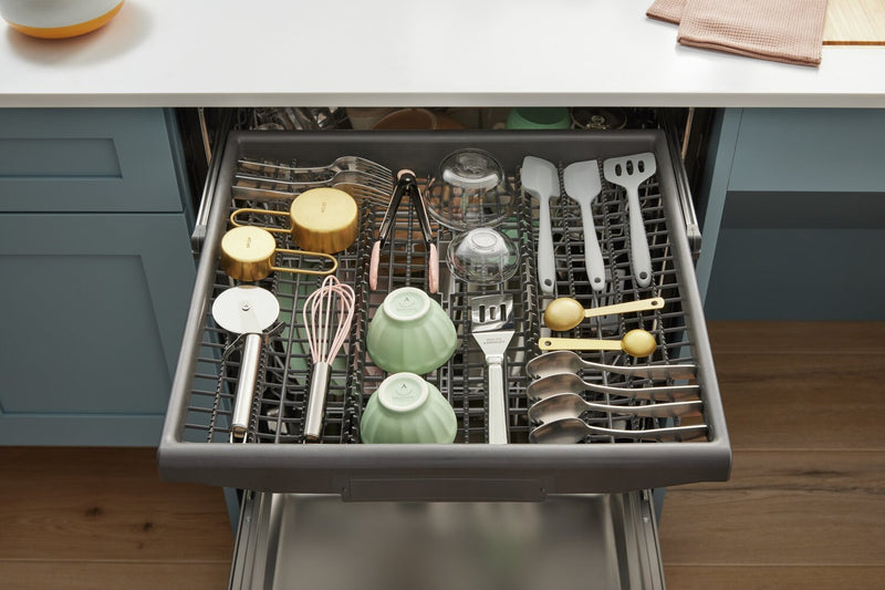 Whirlpool Flush-to-Cabinet Dishwasher with Third Rack - WDT550SAPB