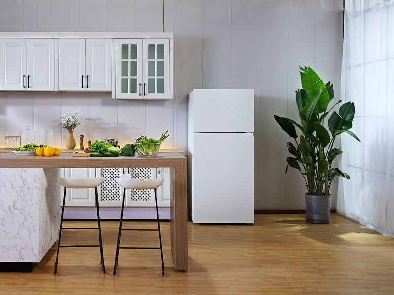 Hisense 18 Cu. Ft. Top-Freezer Refrigerator - RT18A2FWD