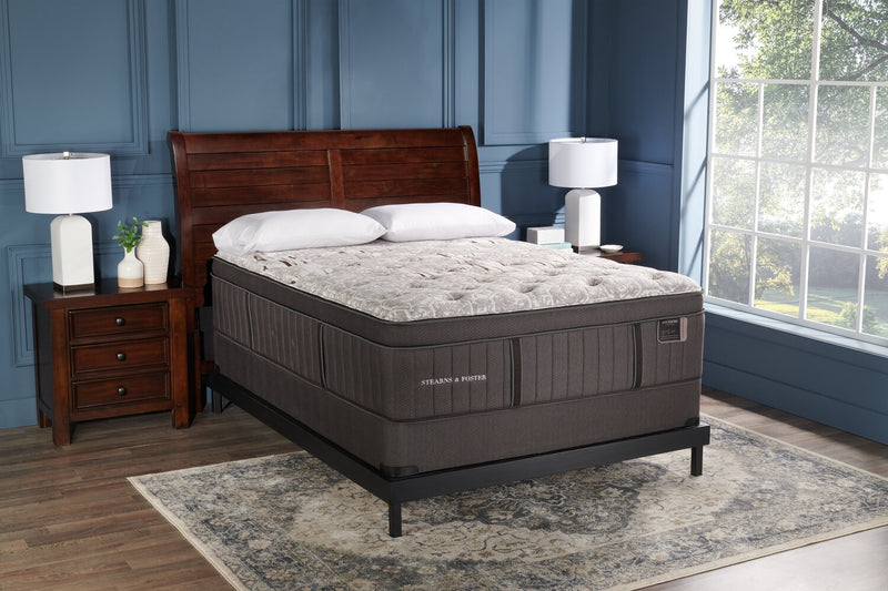 Stearns & Foster Founders Collection Derby County Eurotop Low-Profile Queen Mattress Set