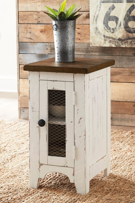 Benjy Chairside Table