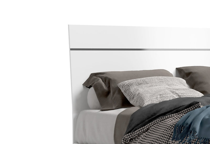 Raia Queen Bed