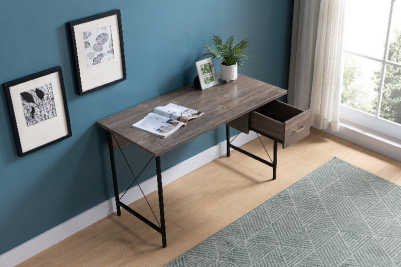 Ivan Desk