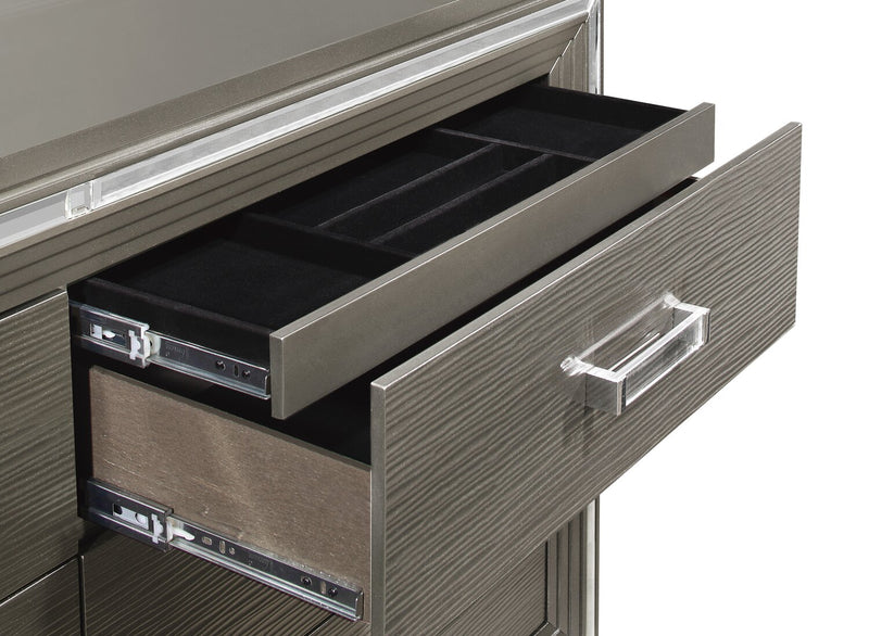 Max 5-Piece Queen Bedroom Package - Silver