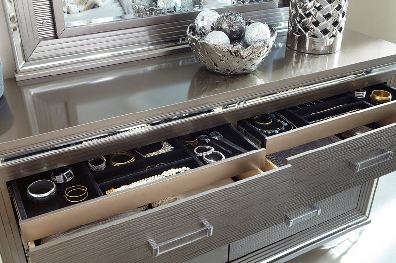 Max Dresser - Silver