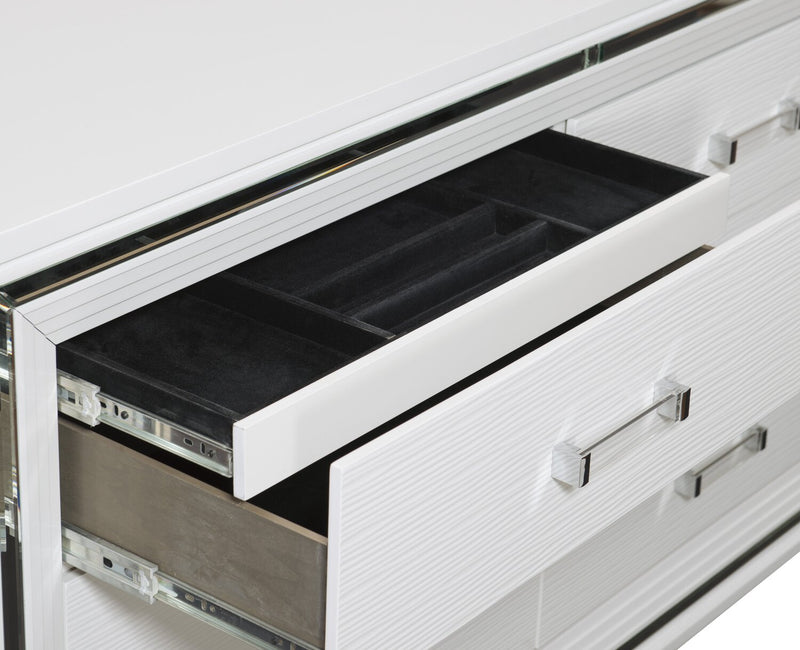 Max Dresser - White