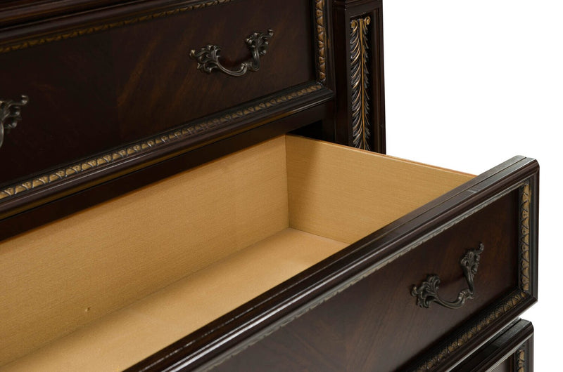 Wynn Chest